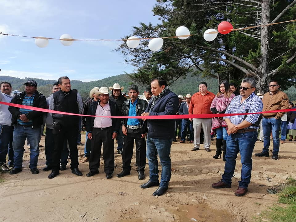 inauguración del pozo profundo ubicado en el Barrio "Los Alcanfores"